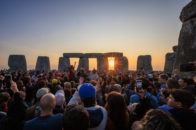 Stonehenge Summer Solstice Tour from London: Sunset or Sunrise Viewing - Sunset or sunrise: choosing the right version