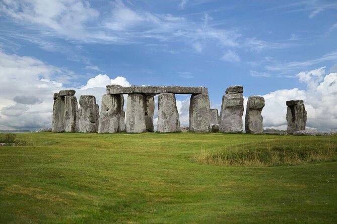 Stonehenge, Windsor Castle and Bath Full Day Guided Tour - One coach, three very different places