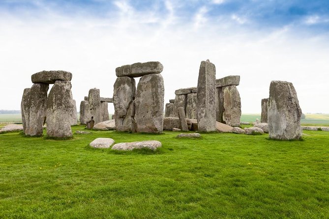 Stonehenge, Windsor Castle and Bath with Pub Lunch in Lacock - What this full-day English tour is really trying to do