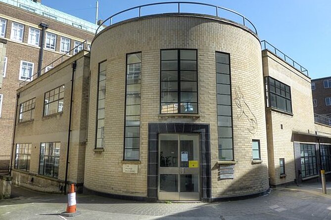 Tangential Cambridge: Group Walking Tour of Sights and Highlights - Why this short Cambridge walk works