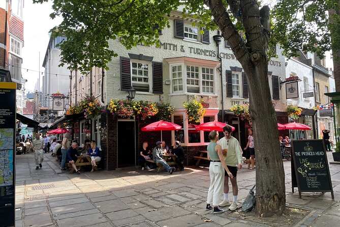 Ted Lasso Tour of Richmond with Private Guide - Who will get the most from this Richmond walk