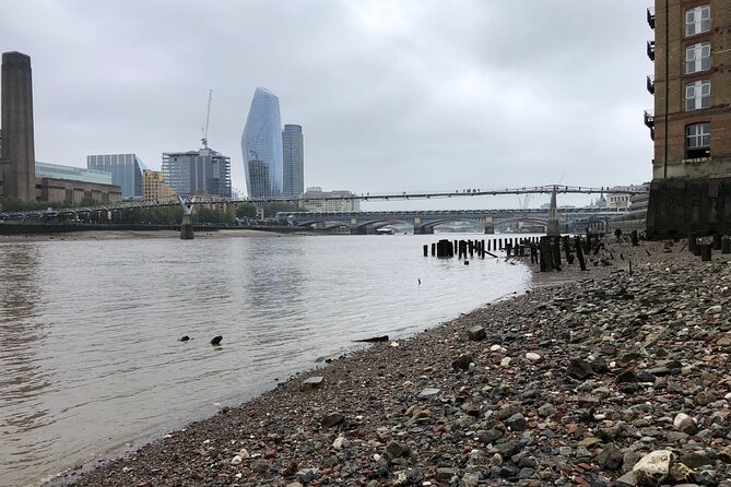 Thames Beachcombing - Starting at a changing Thames foreshore