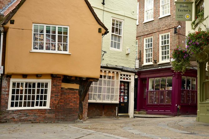 The Best of York on Foot in a Small Group - York Minster gets a useful exterior introduction