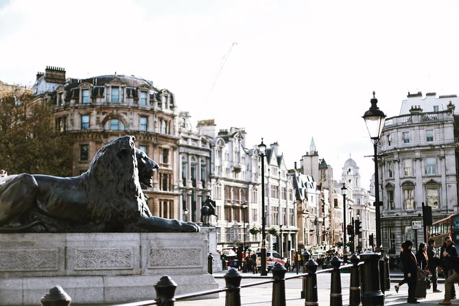 The Changing of the Guard - Exclusive Guided Walking Tour - Timing, weather, and the ceremony warning
