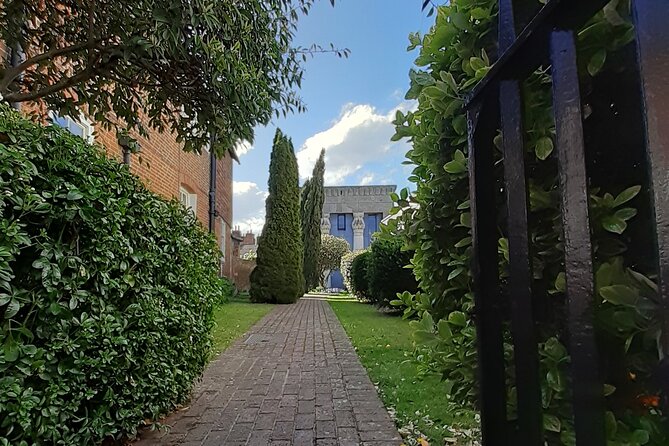 The Condensed Canterbury Tour - Christ Church Gate and Tudor memory