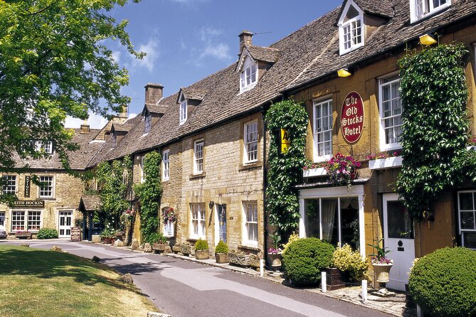 The Cotswolds Tour From Bath (Small group) - What the day feels like on the road