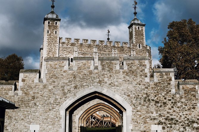 The Old City of London - Exclusive Guided Walking Tour - St Paul’s Cathedral and the skyline of the City