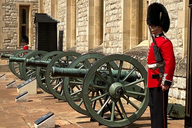 The Tower of London - Small Group Tour with a Local Expert - Entering the Tower and getting your bearings