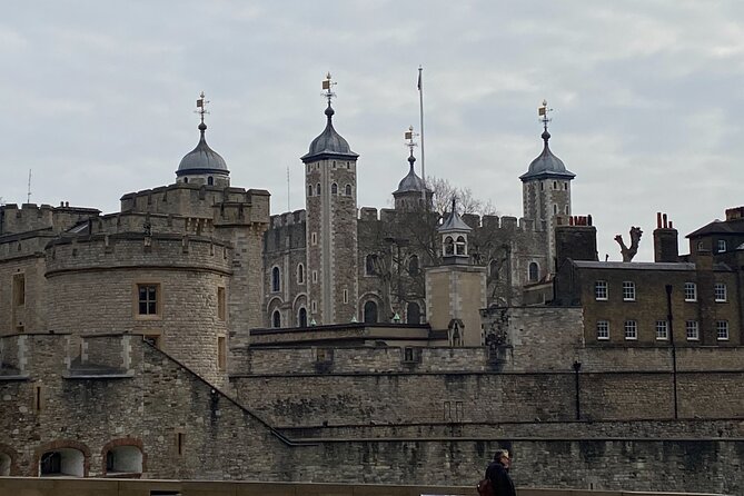 The Tower of London - Small Group Tour with a Local Expert - Beefeaters, royal prisoners, and human stories