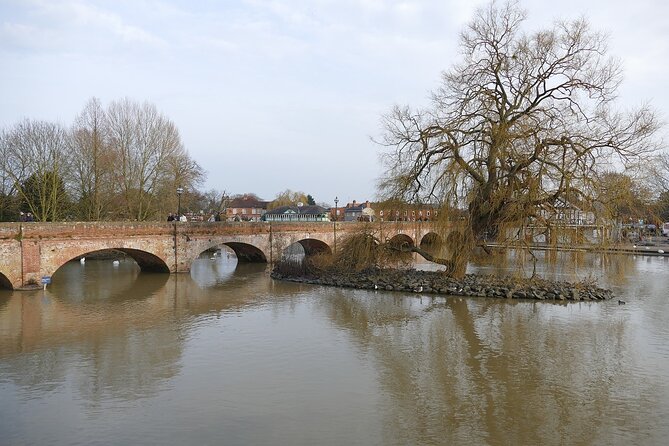 The WalkTalkShow.co.uk - Guided Tour of Stratford upon Avon - Bell Court, pubs, and modern Stratford