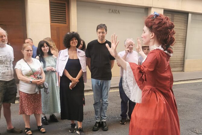 Theatrical Walking Tour with Harlots, Strumpets and Tarts - Gin at Bull Inn Court