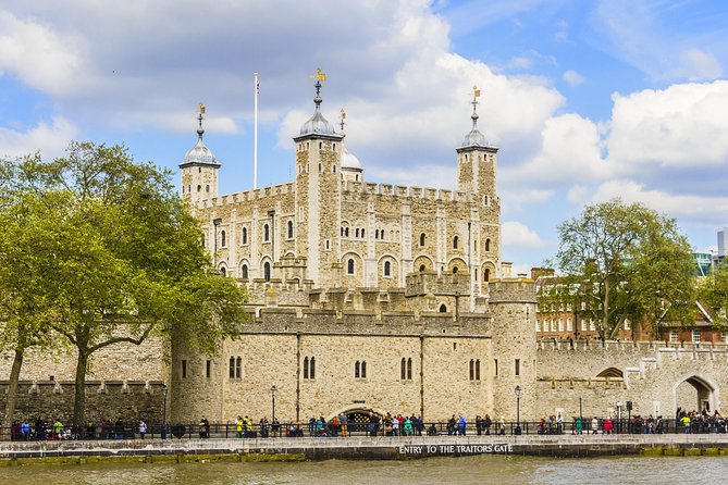 Tower of London and Crown Jewels Exhibition Ticket - The Yeoman Warder walk near the moat