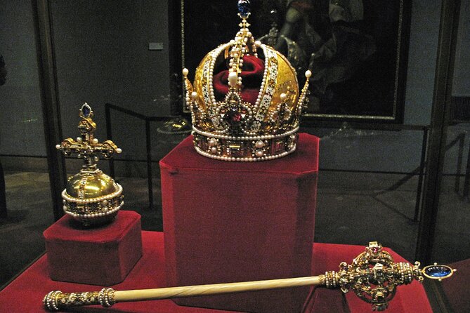Tower of London Crown Jewels and English Royal History Tour - The White Tower and Norman military design