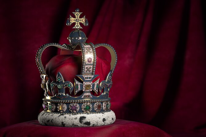 Tower of London: Crown Jewels & Beefeater Opening Ceremony - Guide quality and group size