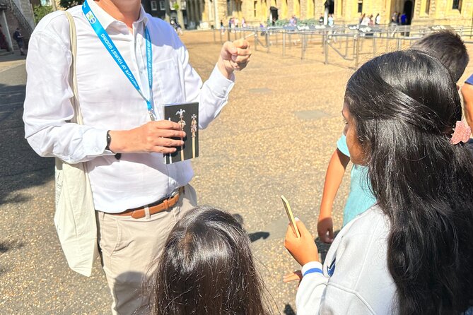 Tower of London for kids & families Private Guided Tour with pre-booked Tickets - Beefeaters, ravens, and the stories children remember