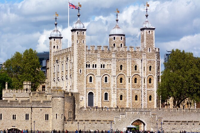 Tower of London Guided Tour, Crown Jewels, Tower Bridge - What this London tour is really offering