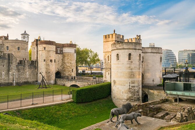Tower of London Guided Tour, Crown Jewels, Tower Bridge - Choosing between the tour lengths