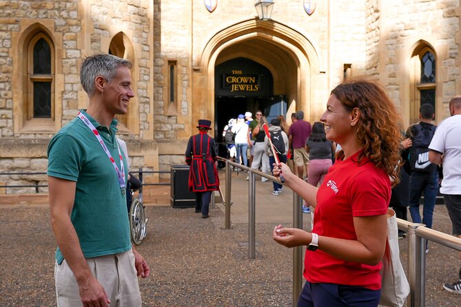 Tower of London: Guided Tour with Thames River Cruise - What the Thames cruise really adds