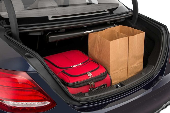 Transfer from Heathrow Airport LHR to Central London by Sedan - Why the three-person limit matters