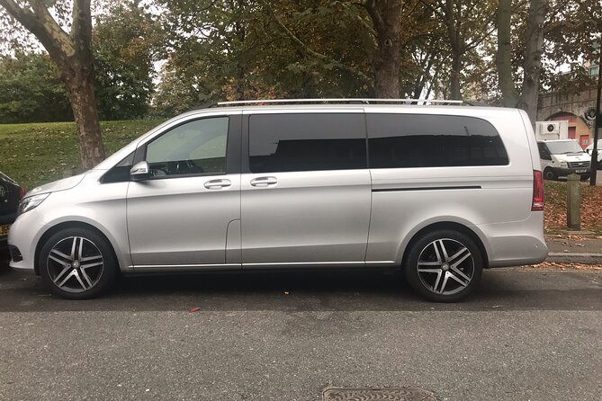 Transfer from Heathrow Airport to London hotel on private car - Luggage help is more useful than it sounds