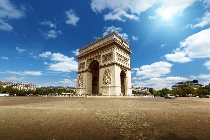 Trip to Paris with Seine Cruise, Bus Tour and Travel Card - Sacré-Cœur and the final hours