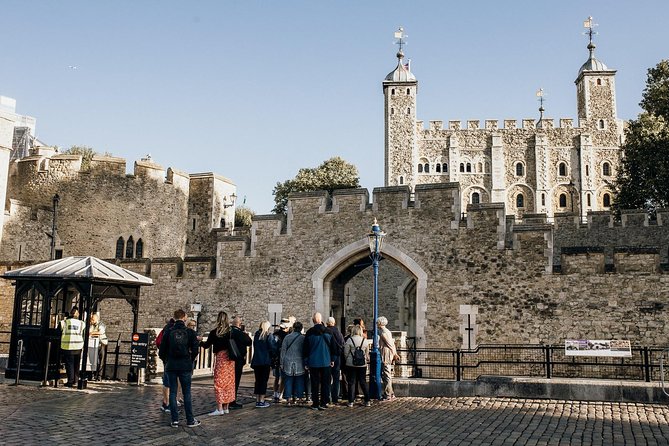 VIP Early Access Opening Ceremony Tower of London & River Cruise - Tower Walls, Edward I’s room, and the ravens