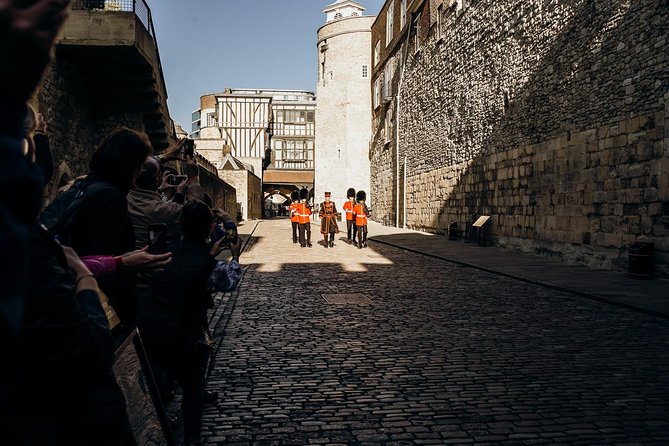 VIP Early Access Opening Ceremony Tower of London & River Cruise - The Thames cruise adds value after the Tower