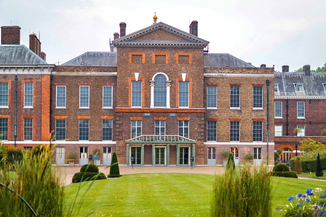 VIP Kensington Palace Gardens Tour & Royal Tea Crown Experience - Why Kensington Palace works so well with afternoon tea