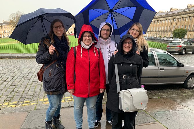 Walking Tour of Bath with Blue Badge Tourist Guide - Pulteney Bridge, the river, and Bath on screen