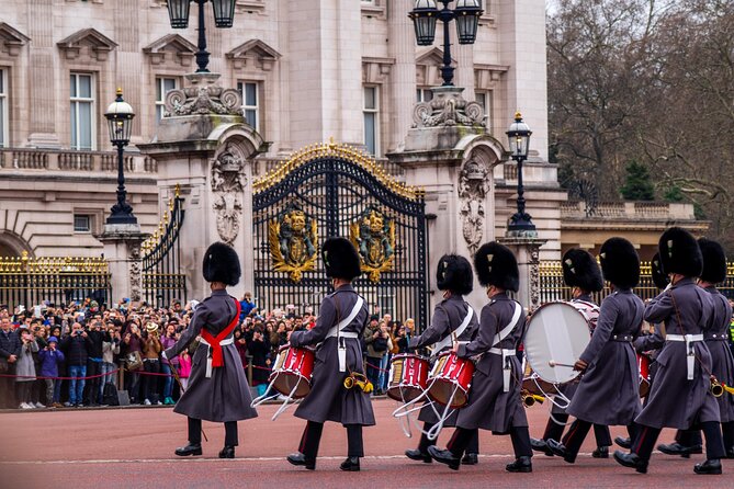 Walking Tour of London Westminster Abbey, Big Ben, Buckingham - St. James’s Park offers a needed pause