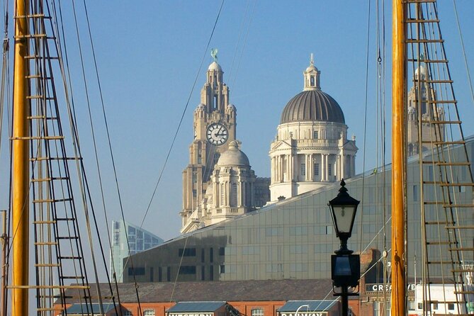 Welcome to Liverpool Tour - 2 Hour Private Walking Tour - Starting at Castle Street and the Queen Victoria Monument