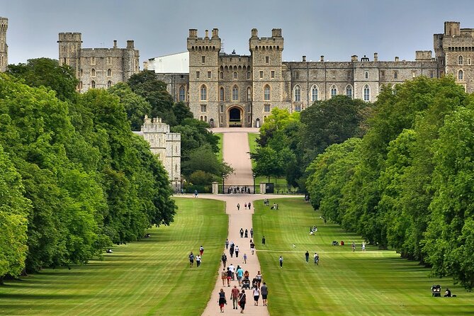 Windsor Castle Half Day Trip from London by Luxury Coach - Meeting at Earl’s Court at 9:50am