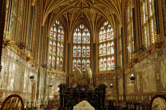 Windsor Castle Half Day Trip from London by Luxury Coach - Arriving at Windsor Castle