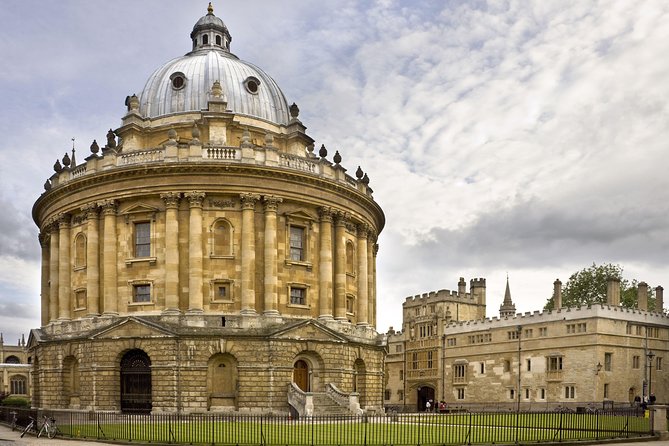 Windsor Castle, Stonehenge and Oxford Day Guided Tour from London - Weather, closures, and small risks to consider