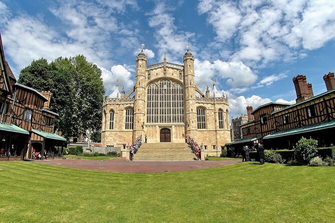 Windsor Castle, Stonehenge & Oxford Private Car Tour from London - Booking details worth checking first