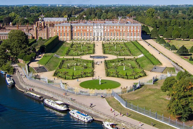 Windsor & Hampton Court Executive Vehicle Private Tour with Pass - Who should book this experience?