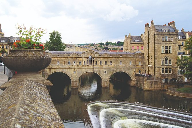 Windsor, Stonehenge and Bath Day Trip from London Spanish - Guides can make or break the long drive