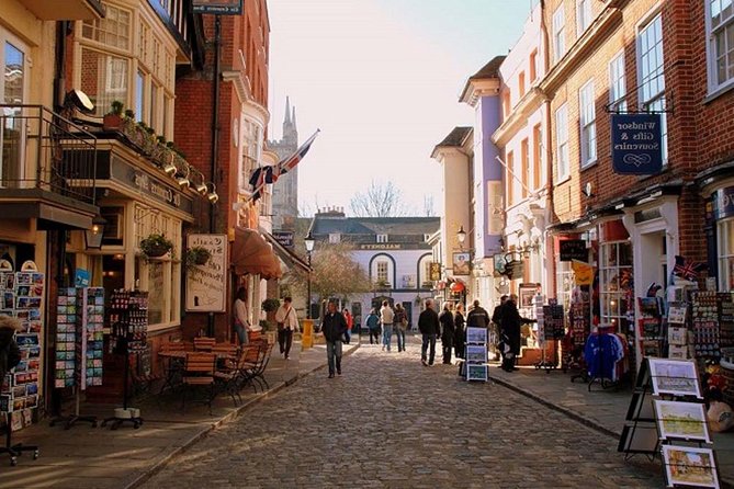 Windsor, Stonehenge and Bath Day Trip from London Spanish - Timing, crowds, and physical effort